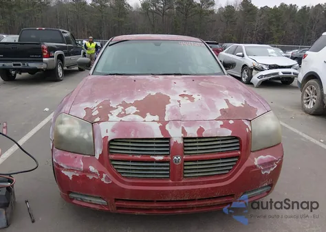 2005 Dodge Magnum Se z USA, uszkodzony, nr VIN 2D8FV48V05H536910